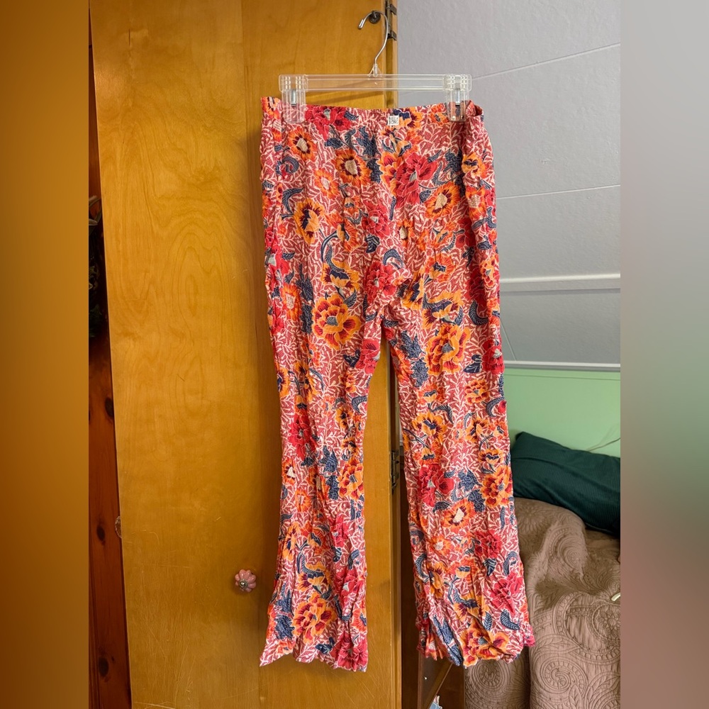 Like New Billabong Red and Blue Floral Pants - Picture 4 of 4